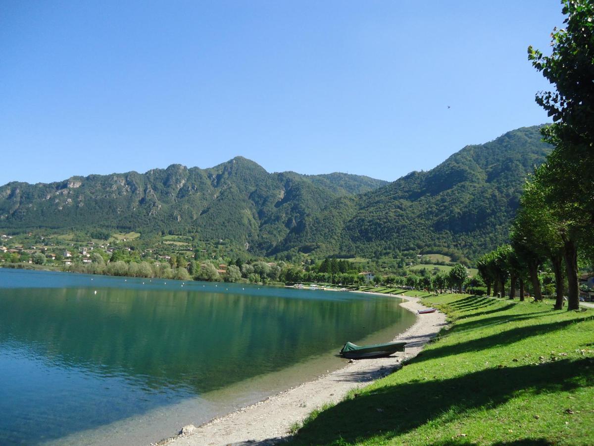 Casa Carla, Bis 4 Personen, Garten, Balkon Mit Blick Auf Den See Und Die Berge Crone Exteriör bild