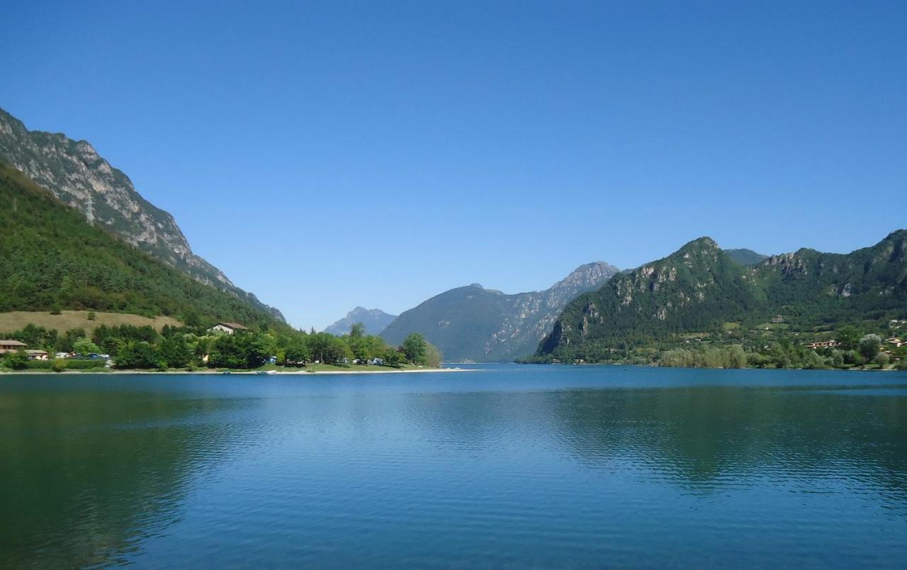 Casa Carla, Bis 4 Personen, Garten, Balkon Mit Blick Auf Den See Und Die Berge Crone Exteriör bild