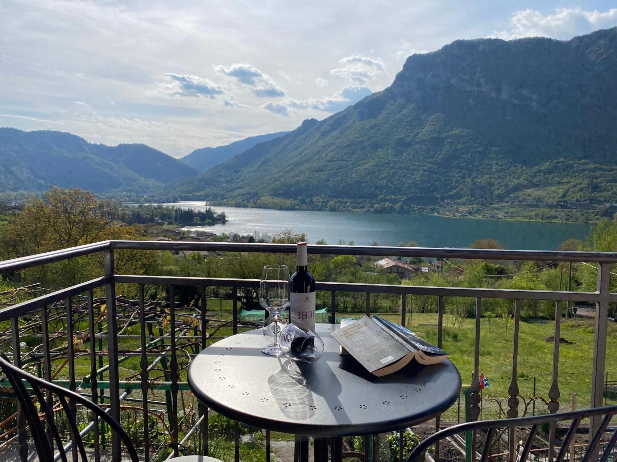 Casa Carla, Bis 4 Personen, Garten, Balkon Mit Blick Auf Den See Und Die Berge Crone Exteriör bild