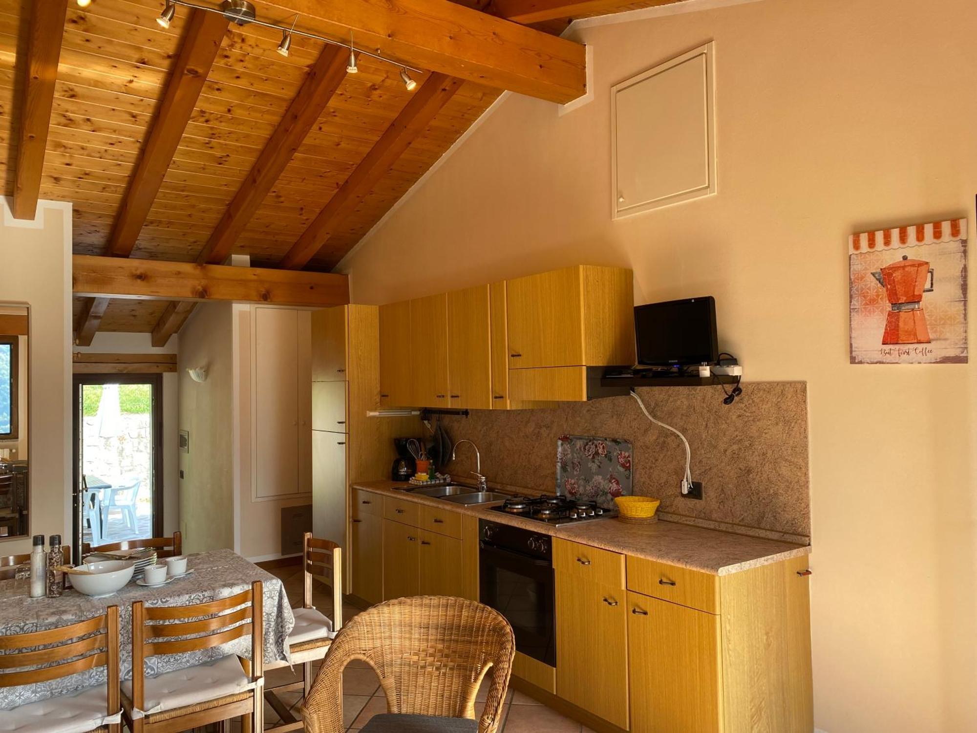 Casa Carla, Bis 4 Personen, Garten, Balkon Mit Blick Auf Den See Und Die Berge Crone Exteriör bild